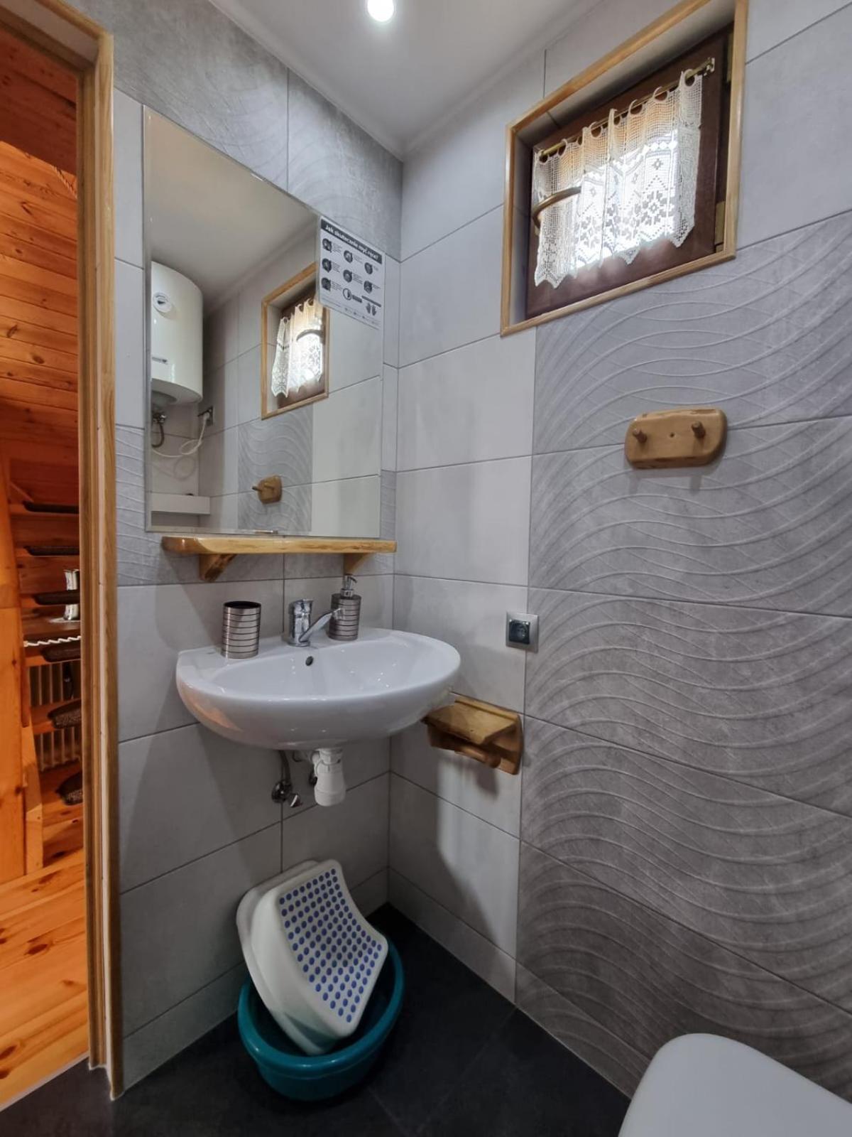 הוילה קארוויה Apartamentowe Domki Drewniane Colorado מראה חיצוני תמונה